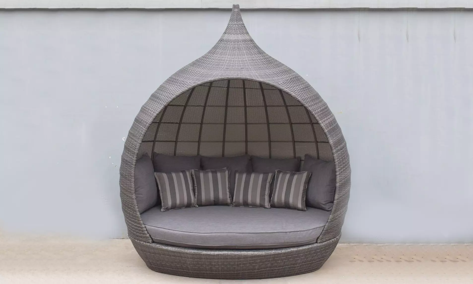 Bali Outdoor Daybed with Optional Cover With Free Delivery - Primary Image