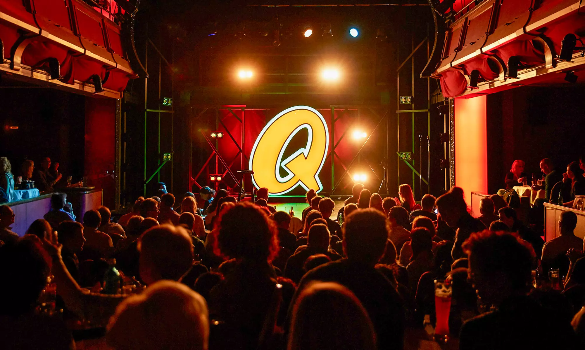Beste-Plätze-Ticket für die Live Show – Quatsch Comedy Club in Berlin
