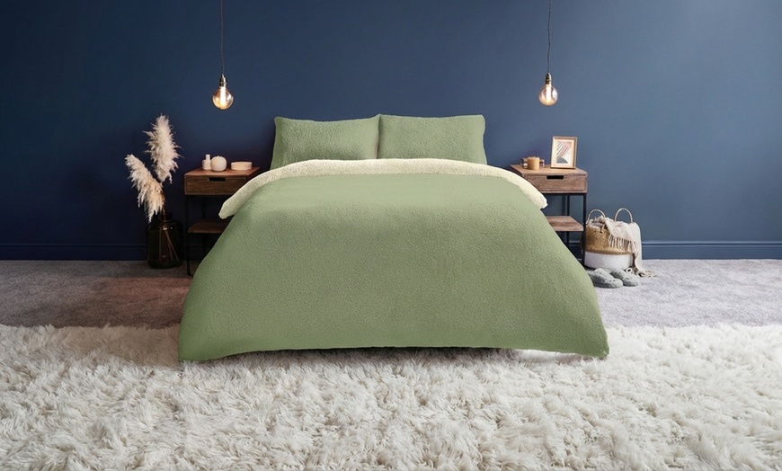 Image 5: Silentnight Teddy Fleece Reversible Duvet Set