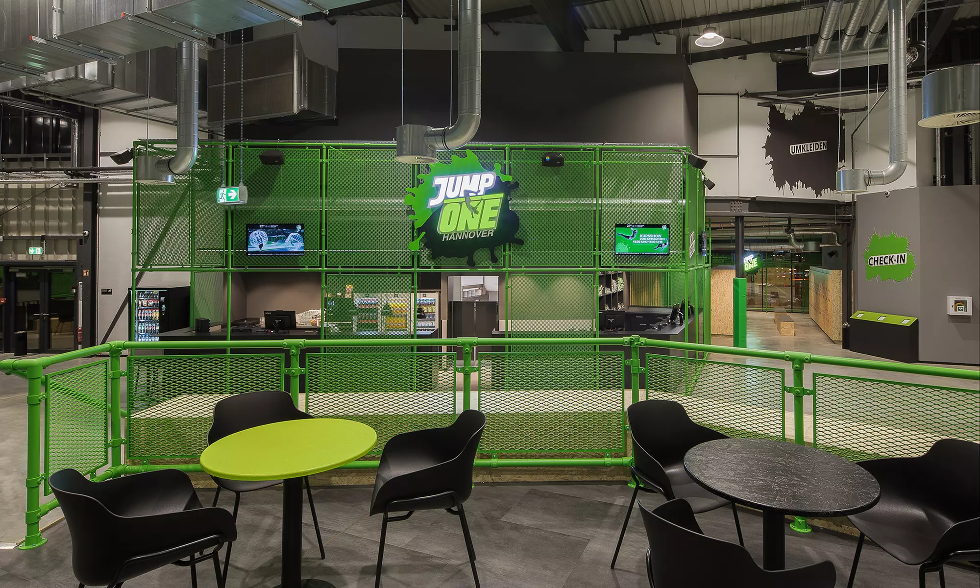 Trampolin-Spaß bei JUMP/ONE