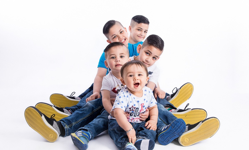 Image 3: Family Photoshoot, Pollokshields