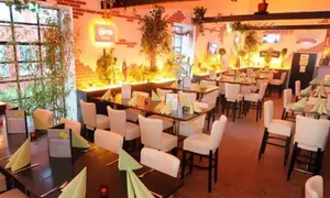 2-Gänge-Tortilla-Menü für 2 oder 4 Pers. mit Weizentortillas, Salatbuffet & kreativen Füllungen (bis 37% sparen)