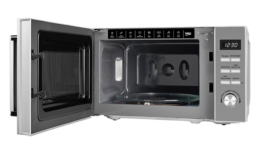 Image 4: Beko 800W Compact Microwave