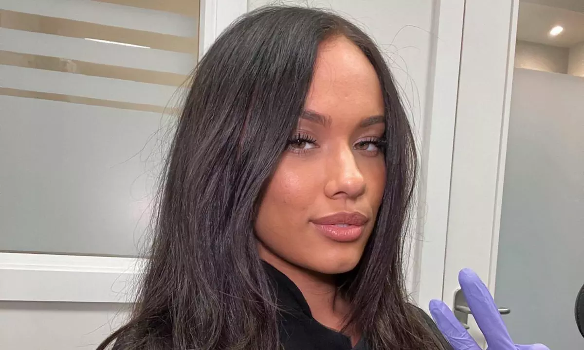 Brow Wax & Tweezer at Browzed by Italy (Up to 60% Off)