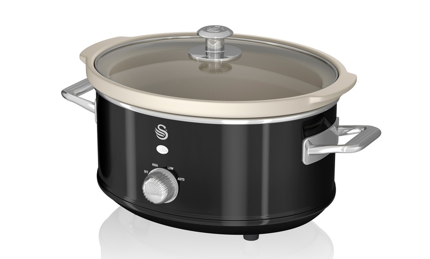 Image 56: Swan 1.5L, 3.5L or 6.5L Retro-Style Slow Cooker