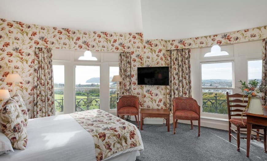 Image 5: Plymouth: Double Room with Breakfast