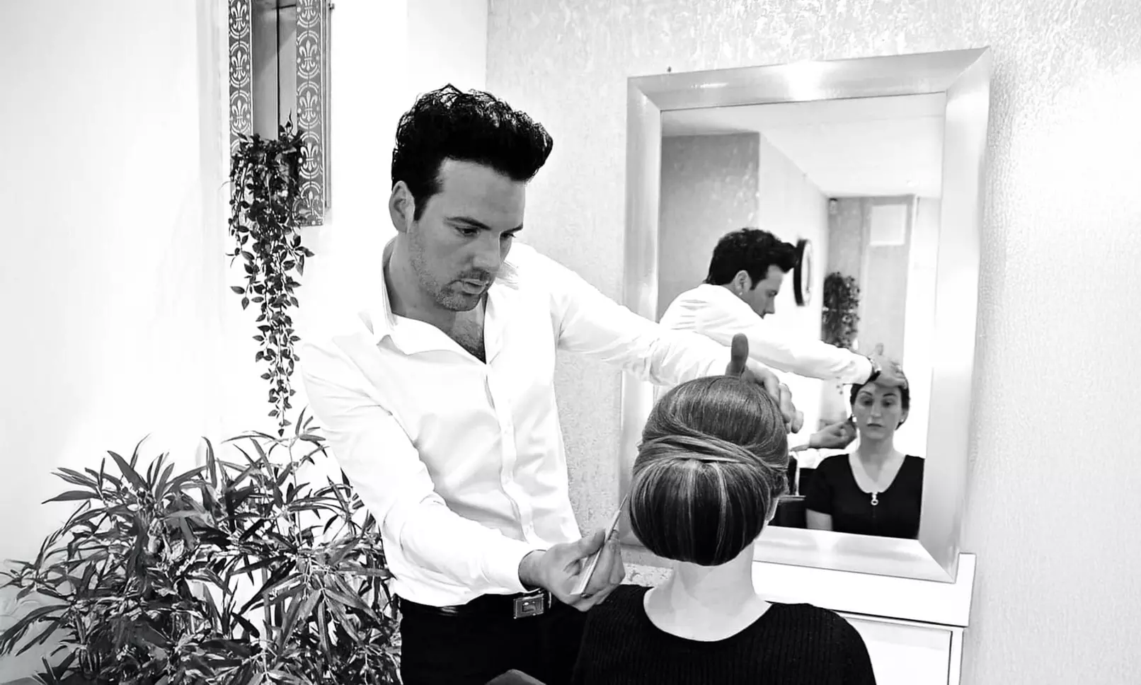 Refresh your style with a Wash, Cut & Blowdry, or Color/Highlights at Supreme Style (Up To 47% Off) - Primary Image