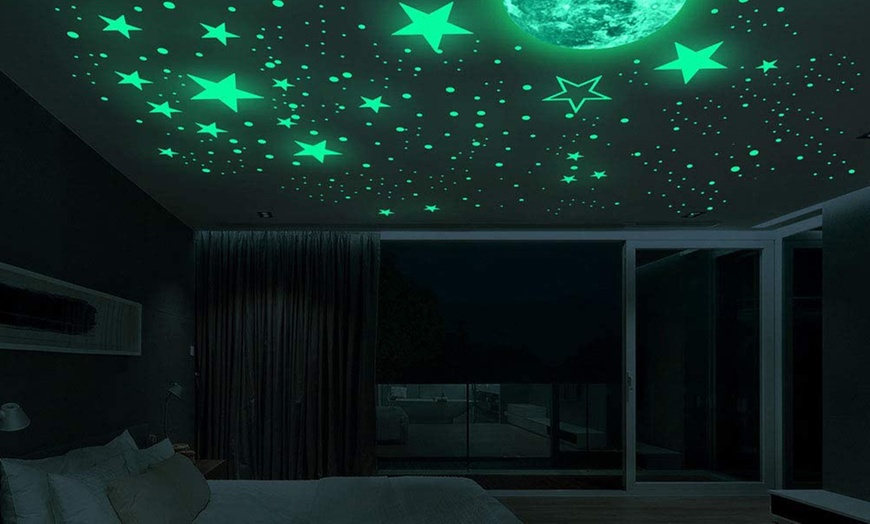 Image 4: One or Two 435-Piece Glow in the Dark Moon and Stars Sticker Sets