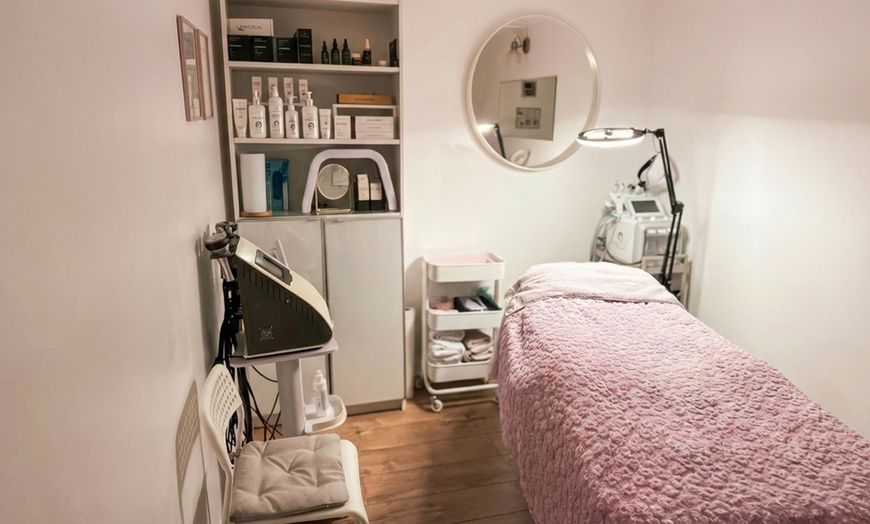 Image 2: Sculpt Your Silhouette: One or Three Ultrasound Cavitation Sessions