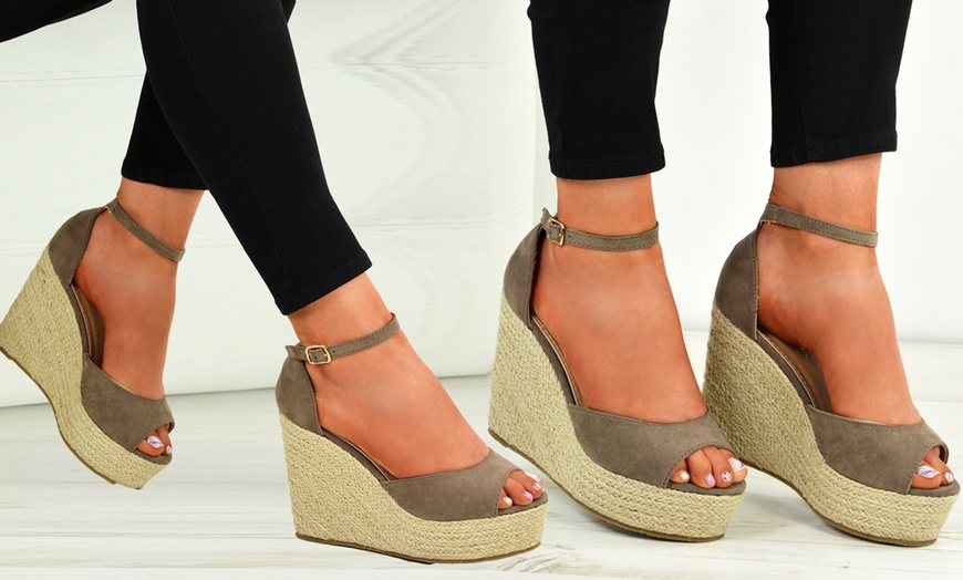 Image 7: Women's High Heel Wedge Sandals