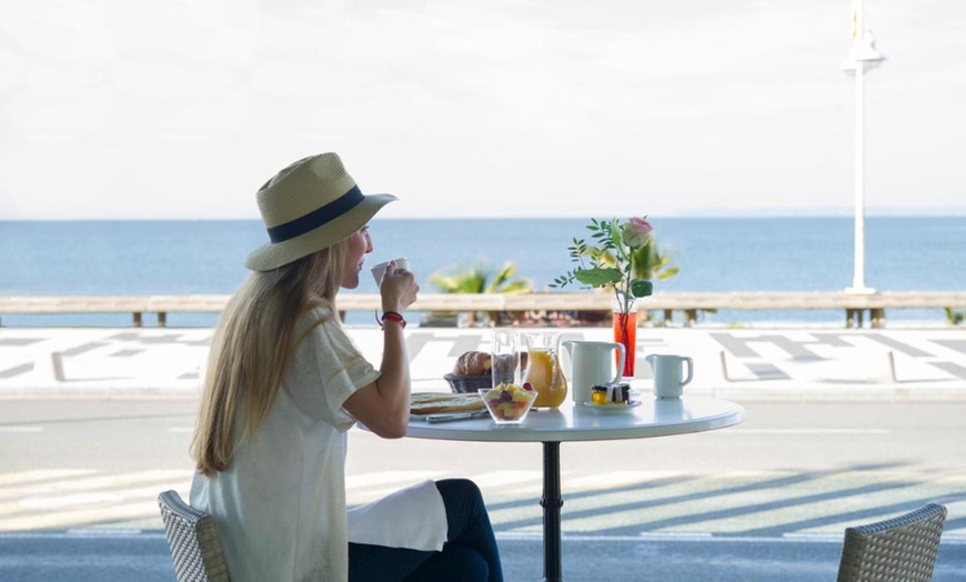 Image 8: Saint-Raphaël : 1 à 3 nuits avec petit-déjeuner et menu découverte