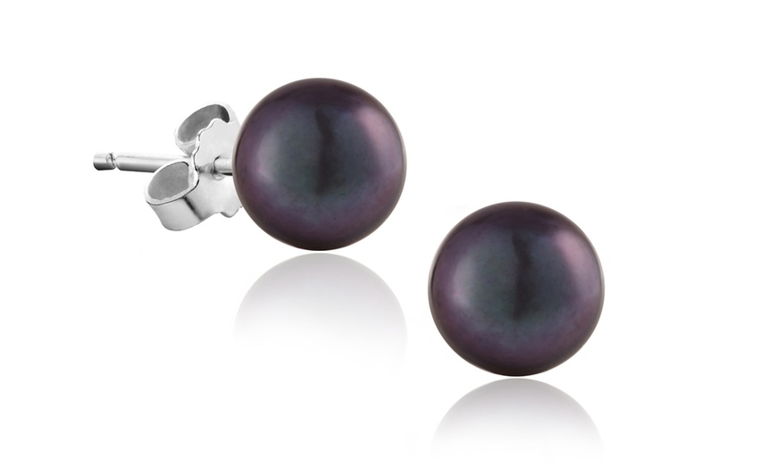 Image 3: Pearl Studs Set