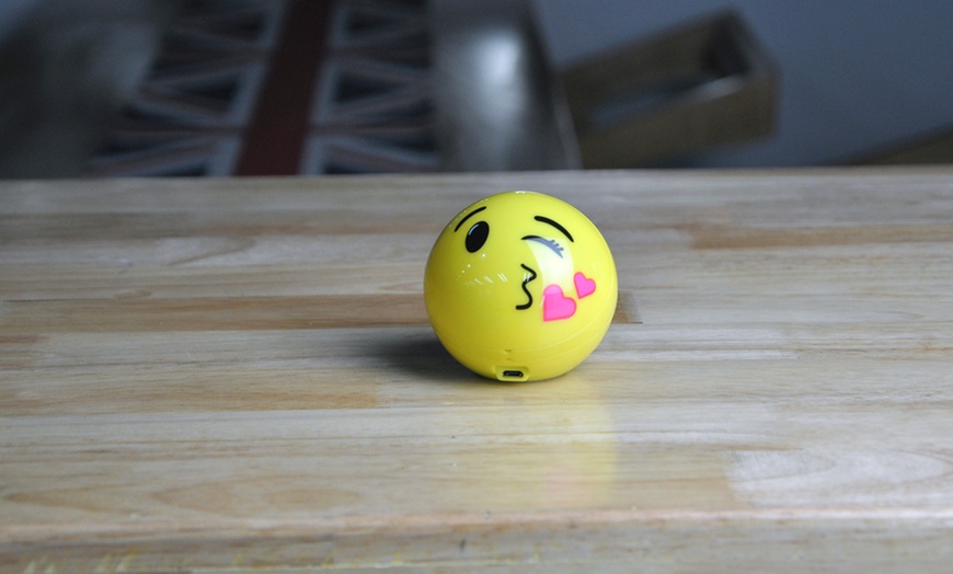 Image 9: Emoji Bluetooth Speaker