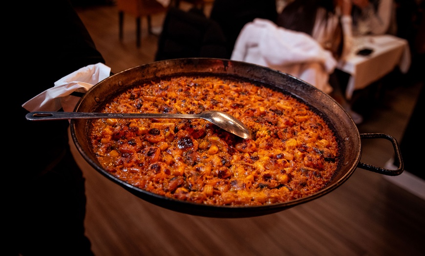 Image 1: Menú mediterráneo de arroz para 2 o 4 personas con opción vegetariana