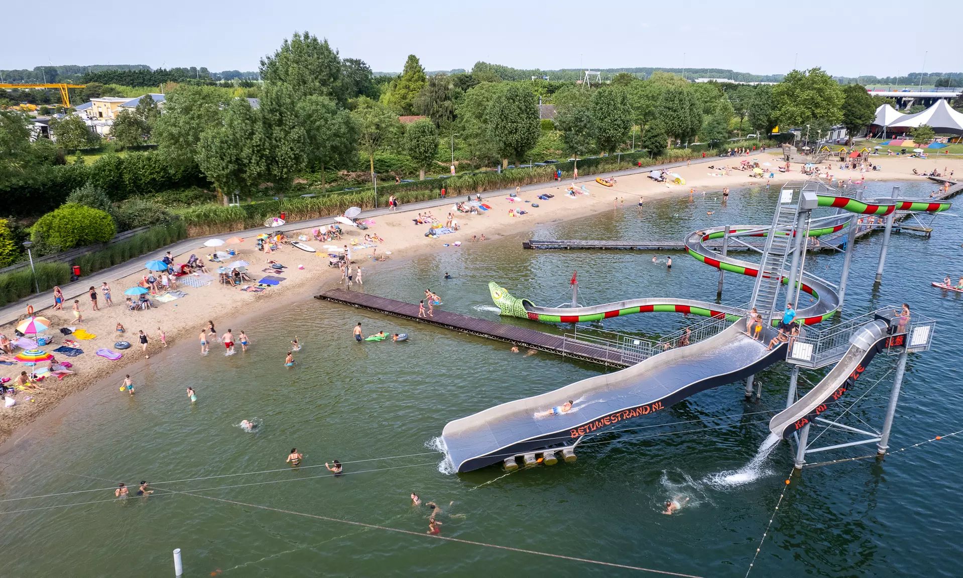 Vlieg over het water: 2 uur waterskiën of wakeboarden