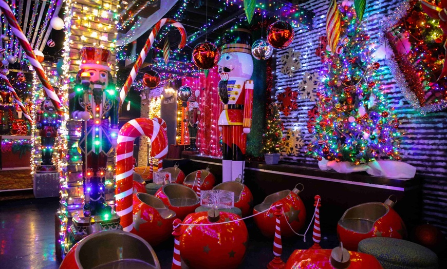 Image 6: Entry and Drink at Iconic Frostys Christmas Bar Pop-Up in Chicago