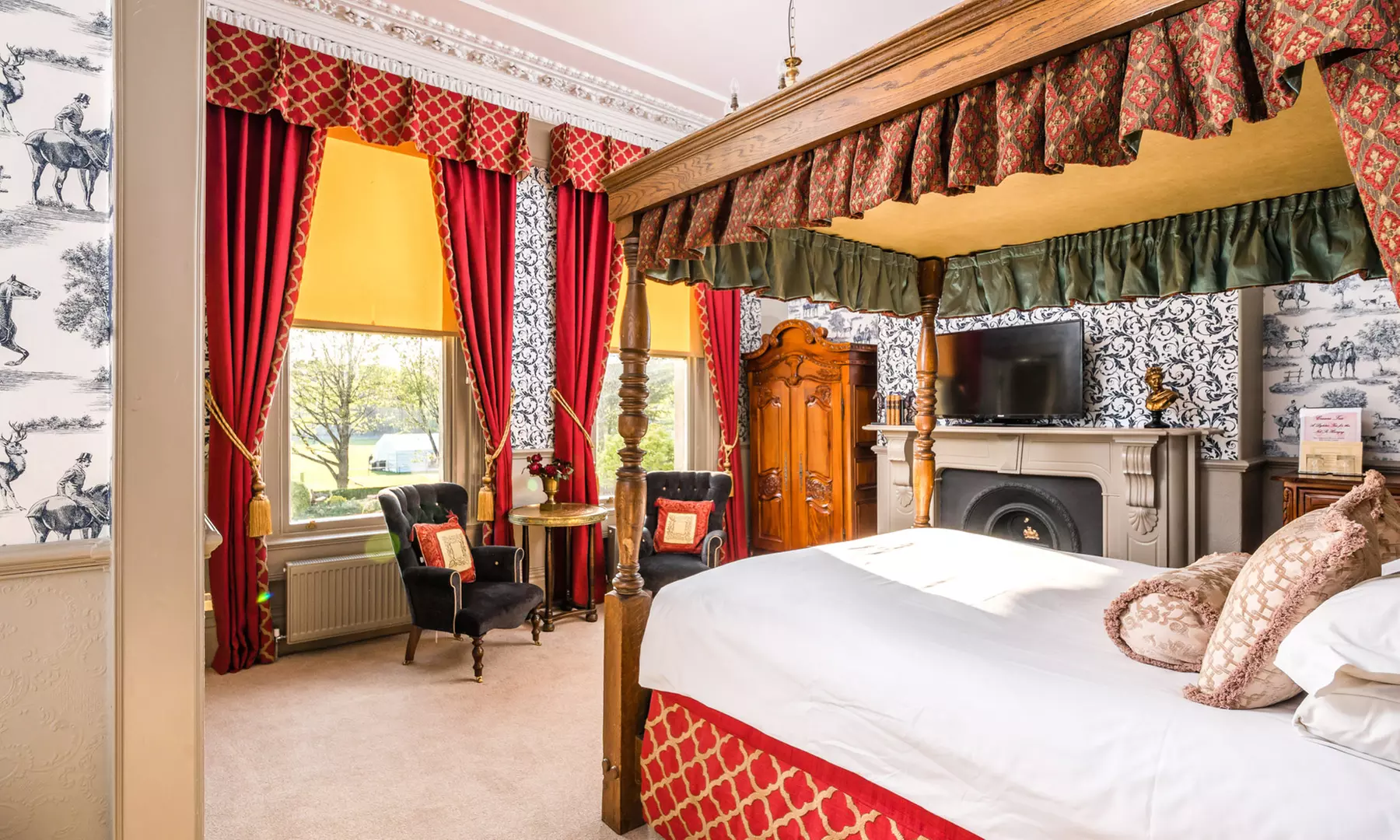 Bath: 5* Standard, Deluxe, or Superior Double Room Stay with Breakfast