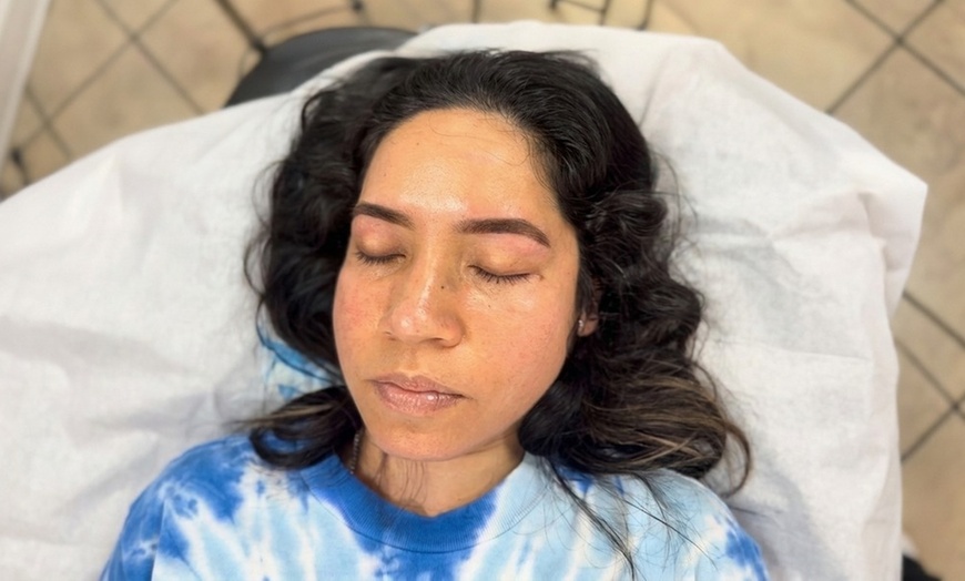 Image 2: Signature Eyebrow Sculpting, Hybrid Stain & Lamination Services