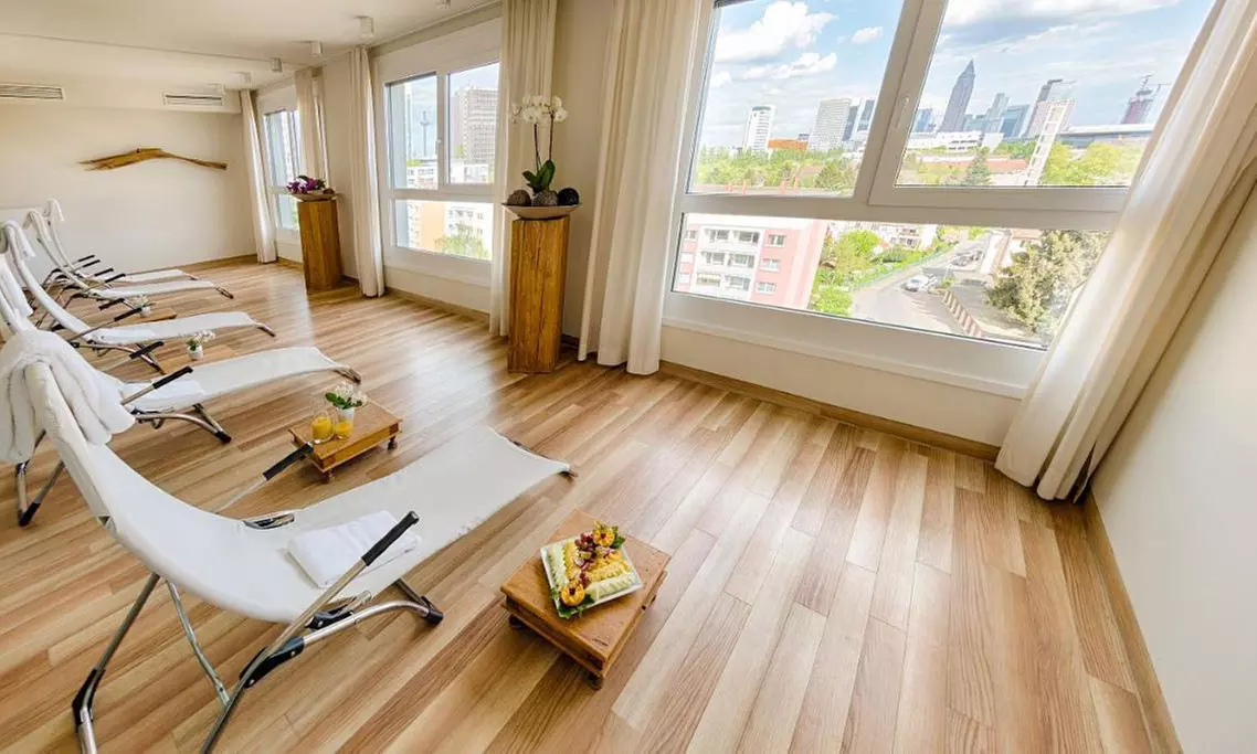 Frankfurt: 2 Nights With Breakfast, Optional 3-Course Meal