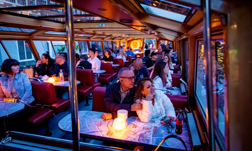 Image 5: Happy Holidays Evening Cruise van 90 minuten door winters Amsterdam