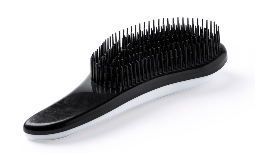 Image 1: Tangle-Free Hairbrush