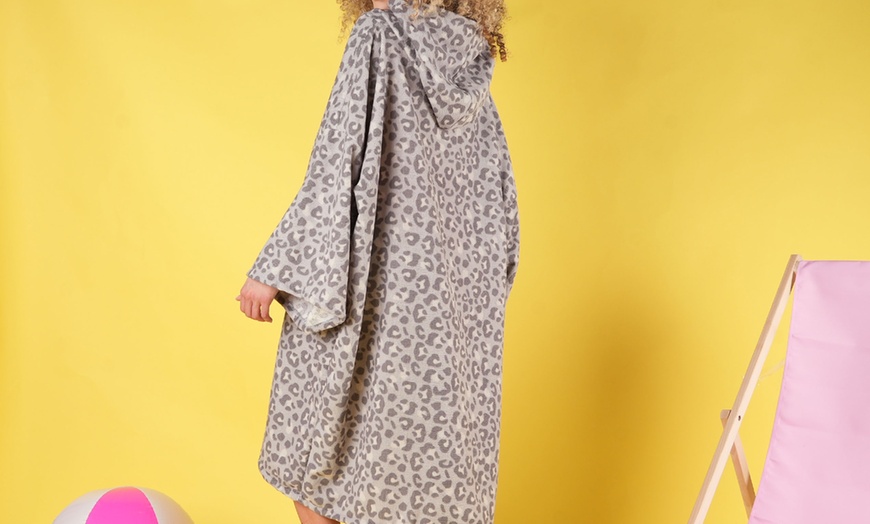 Image 17: Adults Oversized Printed Poncho Towel