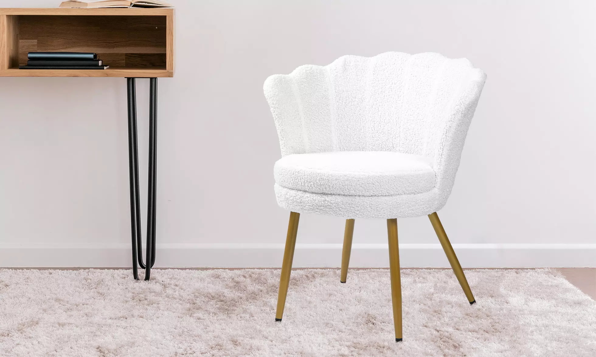 Poltrona in velluto a conchiglia