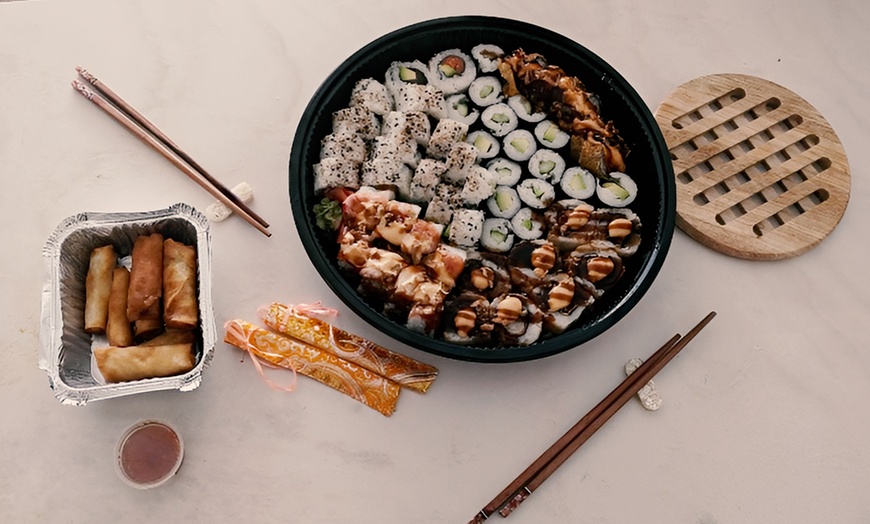 Image 4: Stap aan boord: 55 stuks sushi wachten op je bij Antwerp sushi