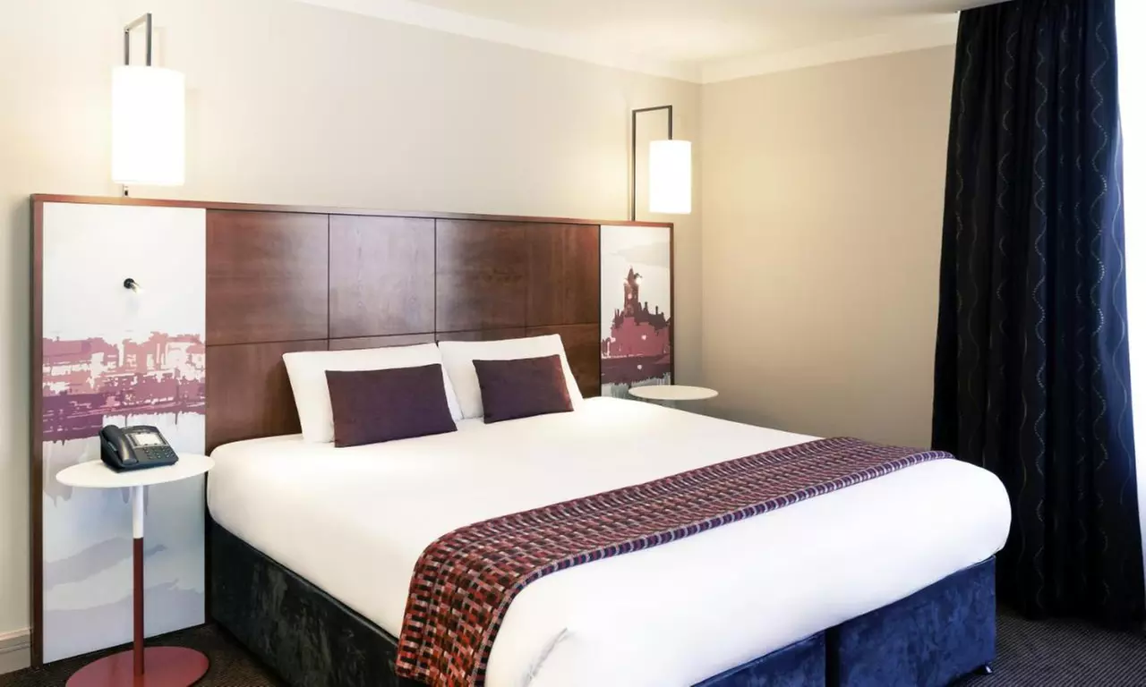 Cardiff: 4* Classic Double or Twin Room with Breakfast & Late CheckOut