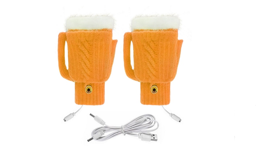 Image 2: Beer Mug-Shaped USB Heated Gloves