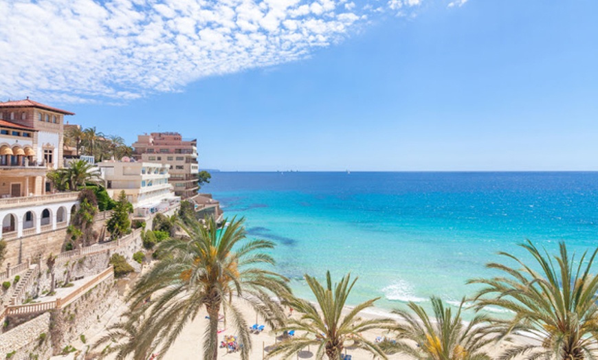 Image 2: ¡Menú italiano para 2 o 4 personas con vistas al mar!