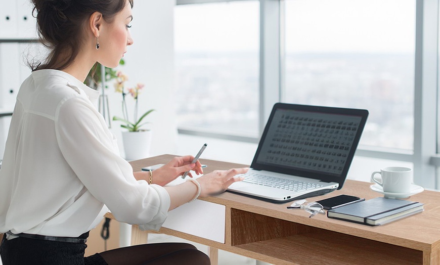 Image 7: Scandinavian-Style Desk