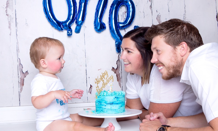 Image 4: Cake Smash Child Photoshoot