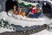 Figuras de decoración navideñas con pueblos y accesorios luminosas y animadas de Avilia - Image 5