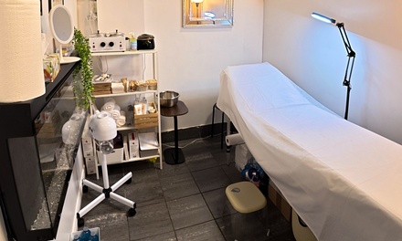 One Bikini Line Wax - Sims Beauty Studio