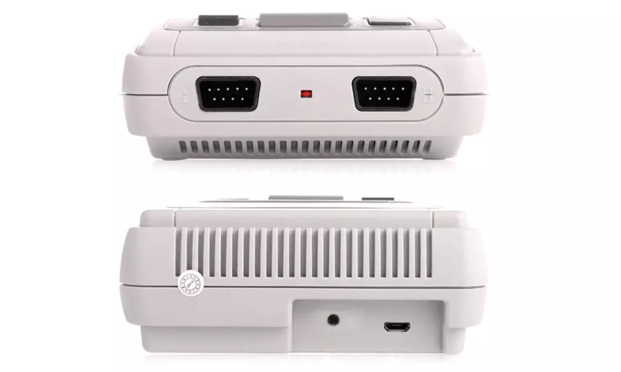 Reproduction de la console de jeu "Super Mini SFC" possédant plus de 600 jeux, accompagnée de deux manettes - Image 7