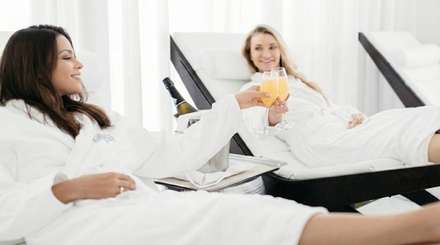 50 Minute Signature Facial Plus Amenities Day Pass - Dua Spa By K Alma