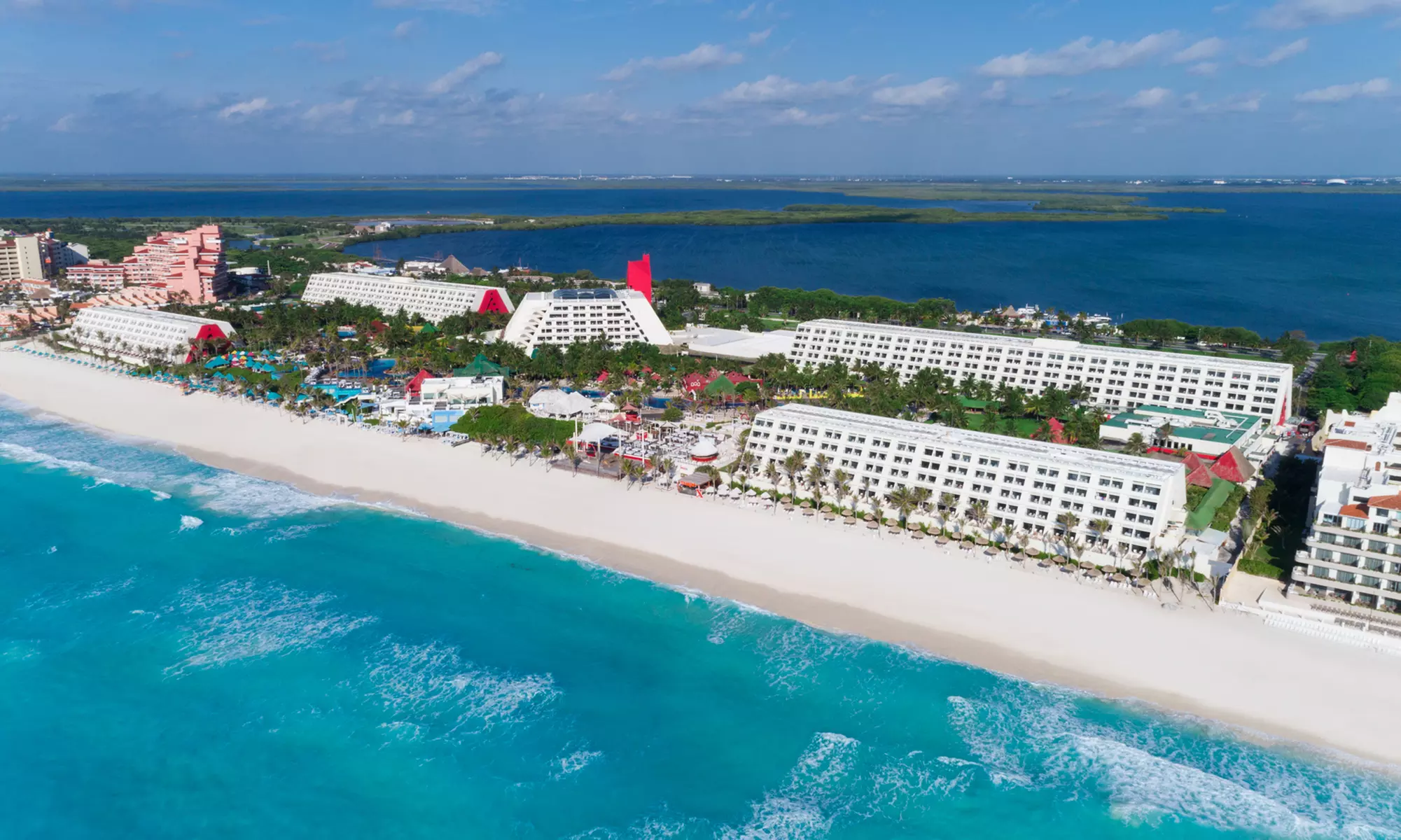 ✈ 3- or 5-Night All-Incls Grand Oasis Stay w/Air from Travel By Jen. Price per Person Based on Double Occupancy.  - Primary Image