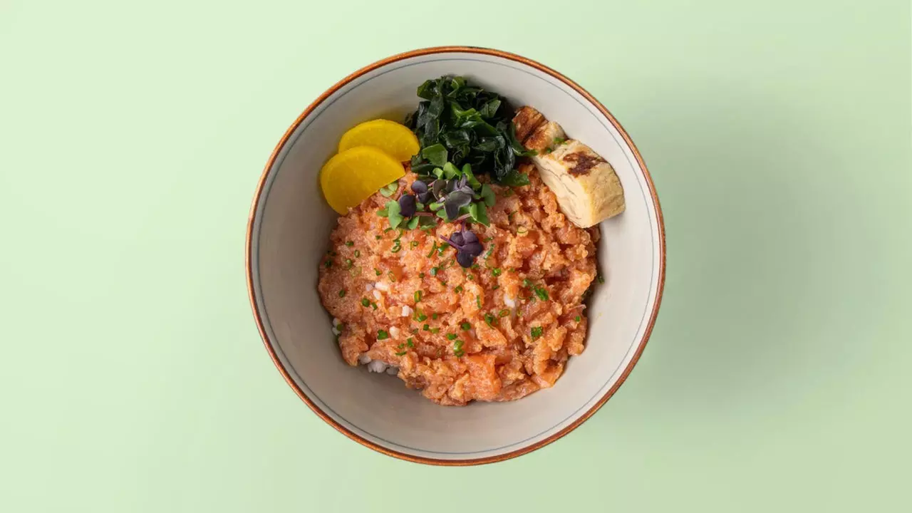 Japanisches Lunch-Menü to go inkl. Vorspeise, Donburi & Grüntee