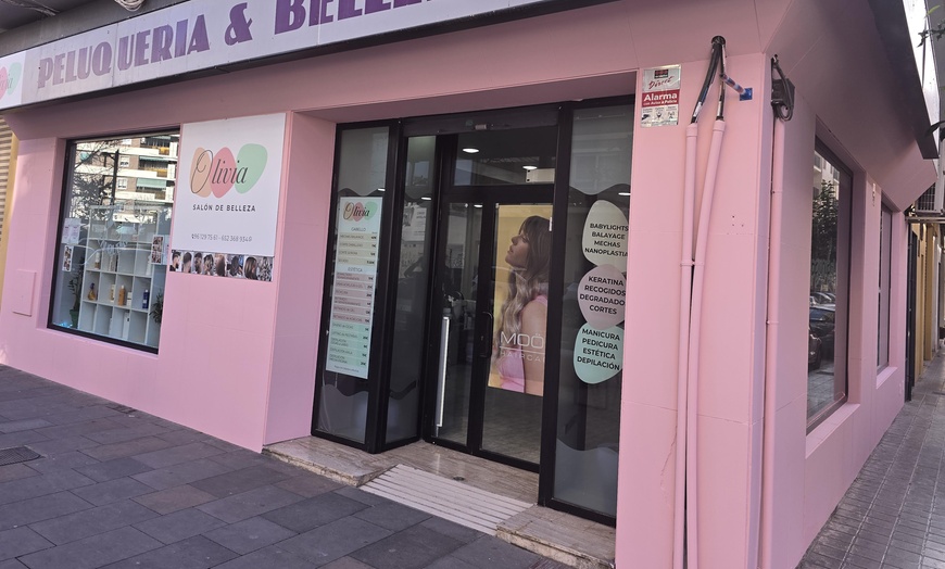 Image 7: Manicura y/o pedicura con esmaltado semipermanente en Nails Femi