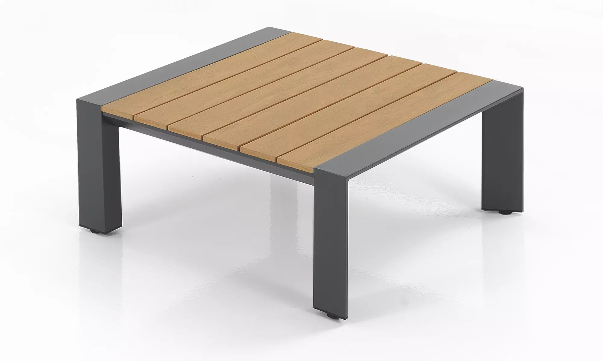 Tomasucci Loungemöbel für Innen und Außen