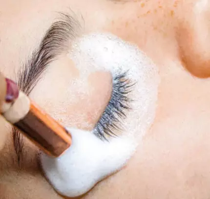 Extensión de pestañas pelo a pelo