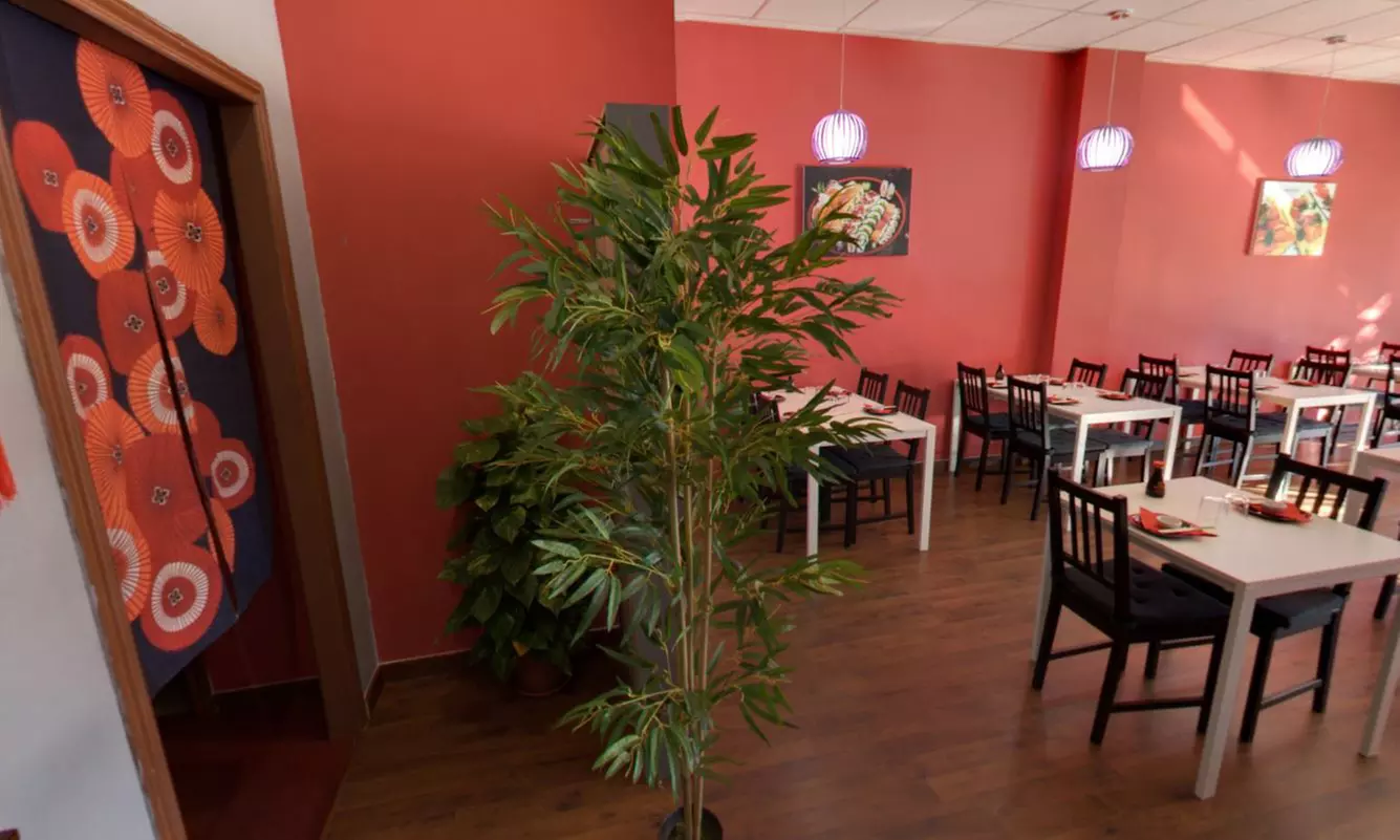 Menú de sushi para llevar con bebida para 2 o 4 personas