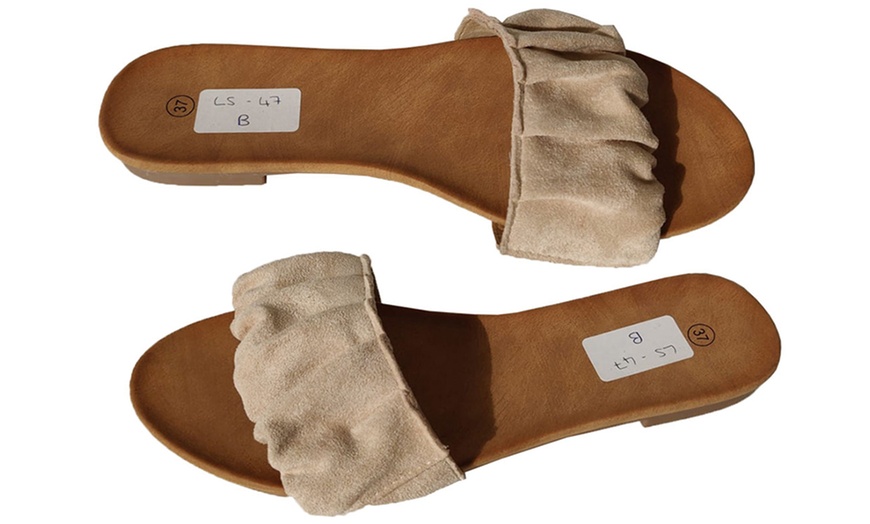 Image 2: Women's Flat Slippers