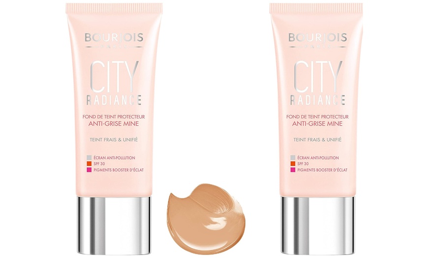 Image 3: Bourjois City Radiance Foundation