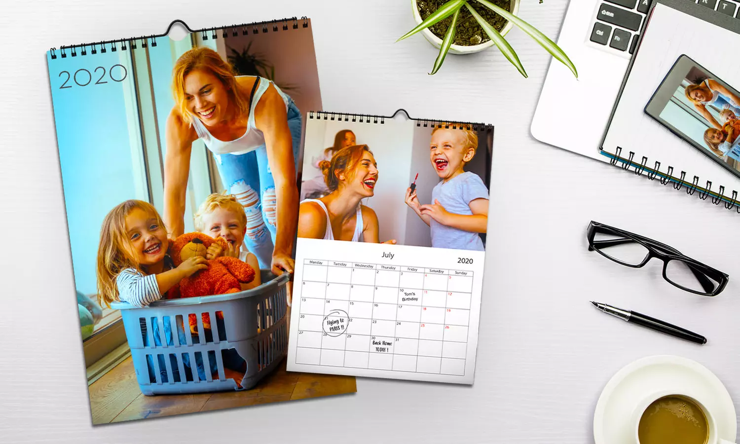 1, 2, 3 ou 5 calendrier(s) personnalisé(s) format portrait A3 avec Printerpix - Primary Image