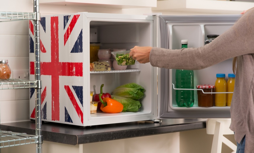 Image 3: Husky Union Jack Mini Fridge