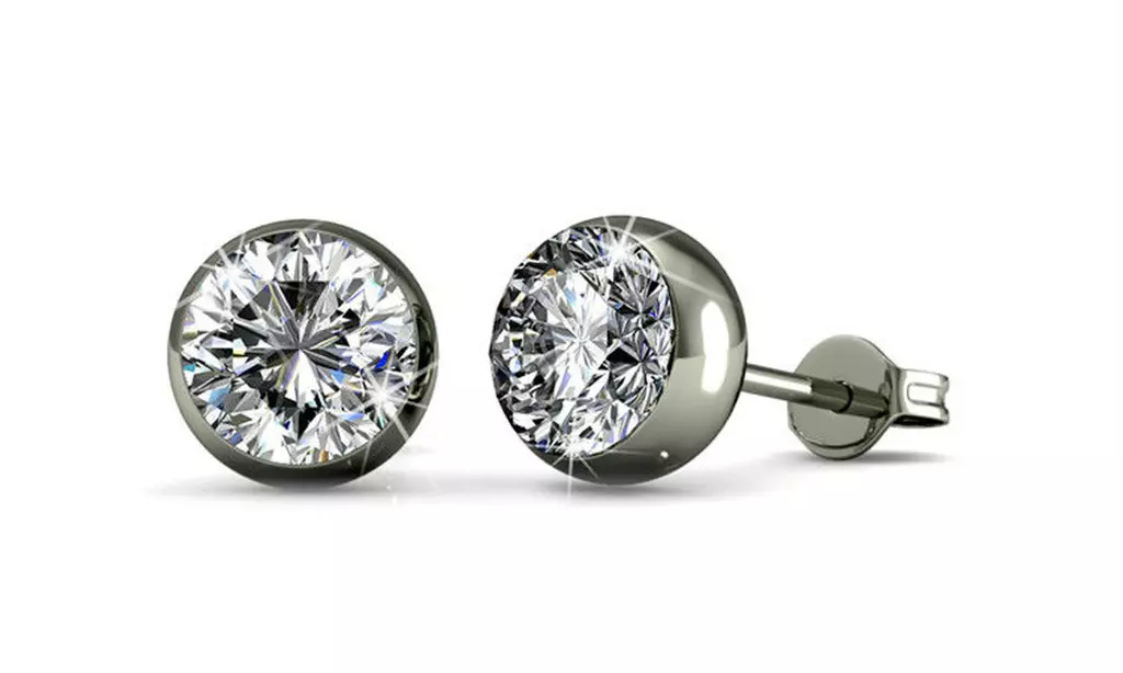 Collane, orecchini e bracciali con cristalli