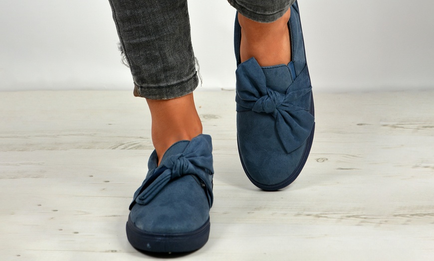 Image 5: Women's Slip-On Plimsolls 