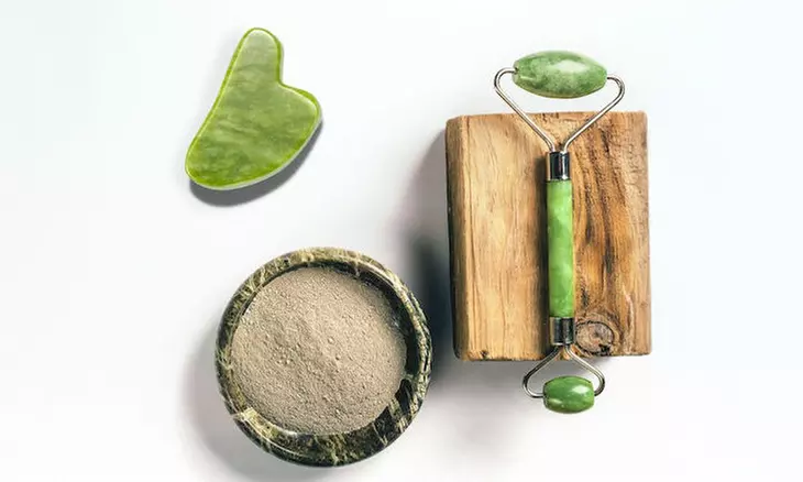 Jade Roller for Face & Gua Sha Scraping Massage Tool Anti Wrinkle Anti Aging